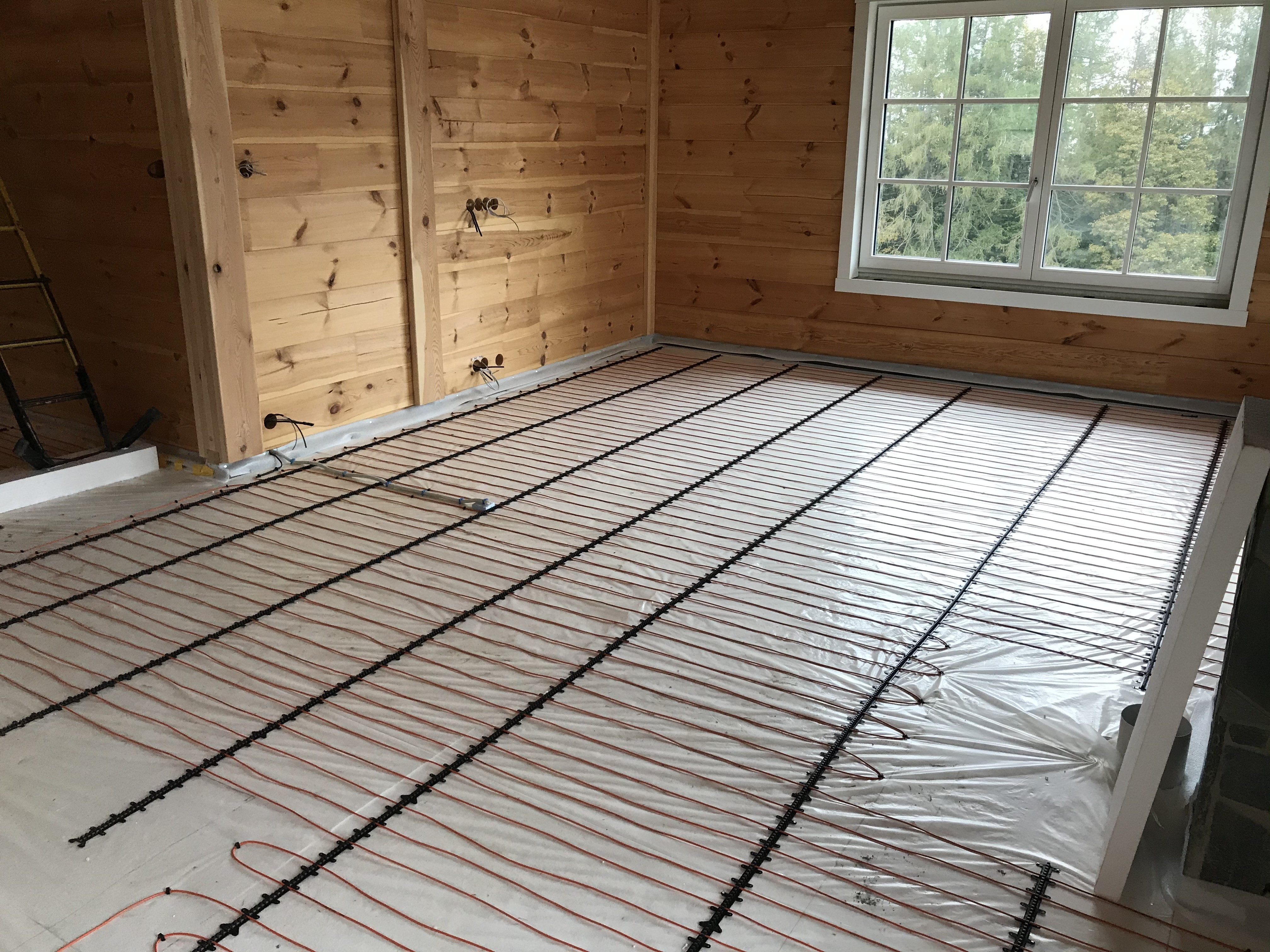 Instalace topn�ch roho�� �elezn� ruda