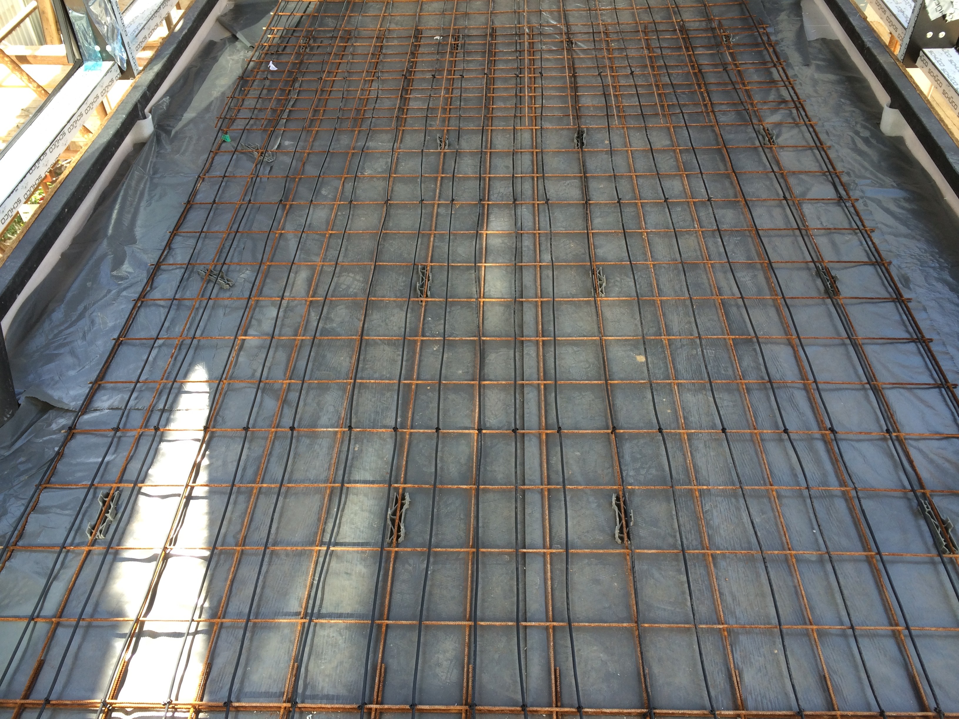 Temperov�n� heliportu a spojovac� chodby Plze�