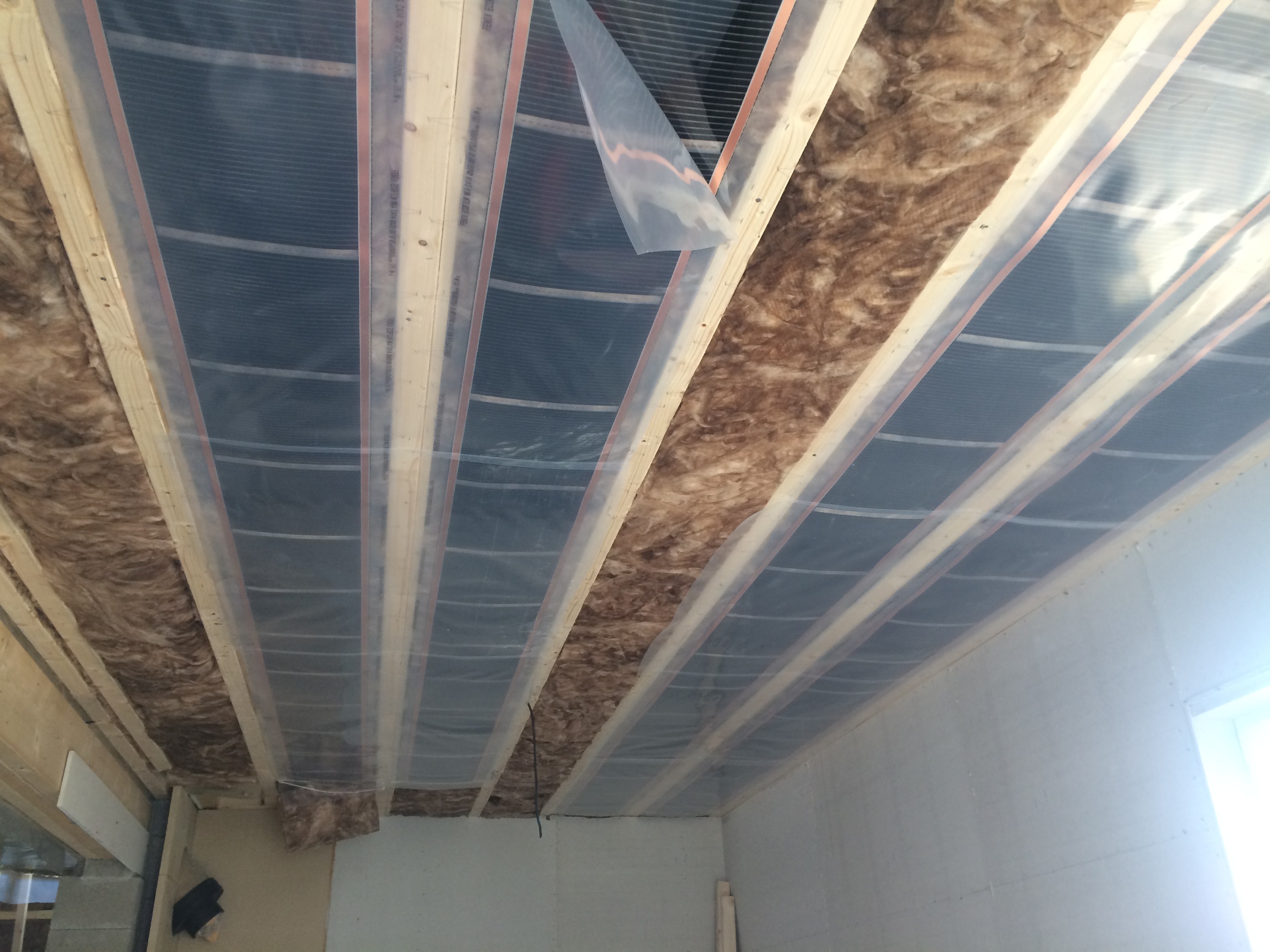 Elektrick� stropn� topen� Horn� Slavkov